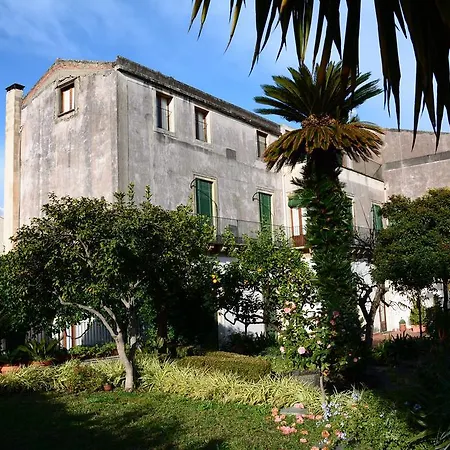 Maria فندق مبيت وإفطار 4*