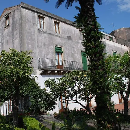 Maria Oda ve Kahvaltı Giarre